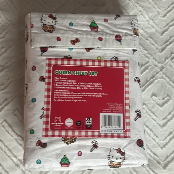 Hello Kitty Queen size gingerbread sheets NEW - Picture 2 of 4